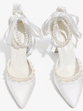 Elegant Ivory Satin Women's Shoes with Pearl Detailing Size 7 NWT